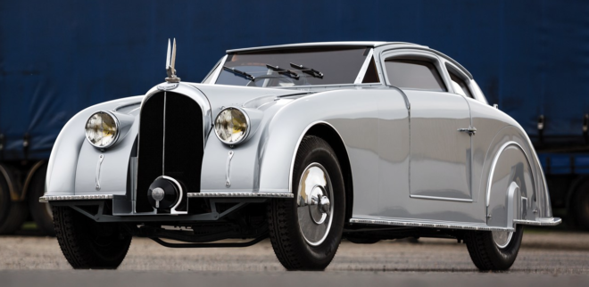 Lease a silver 1935 Avions Voisin C28