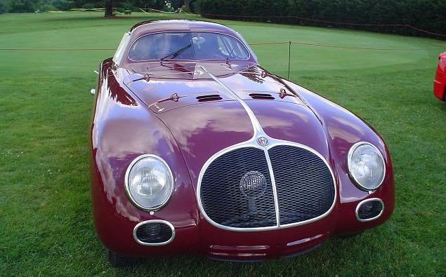Vintage maroon Alfa Romeo sports car