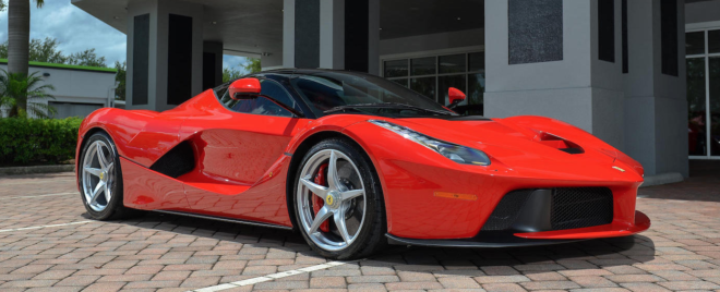 Lease a red 2014 Ferrari LaFerrari