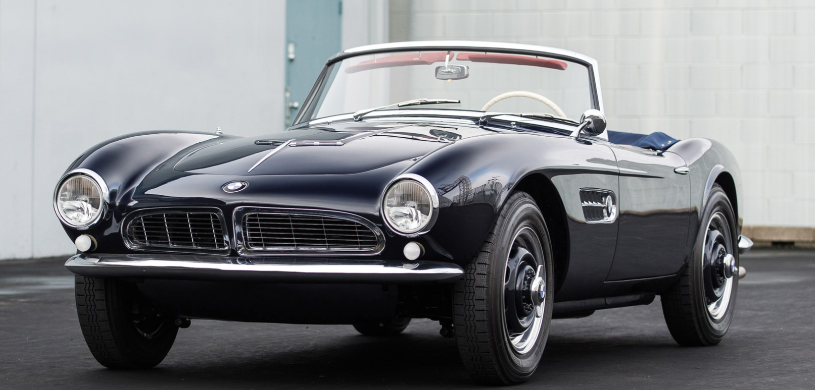 Lease a black BMW 507
