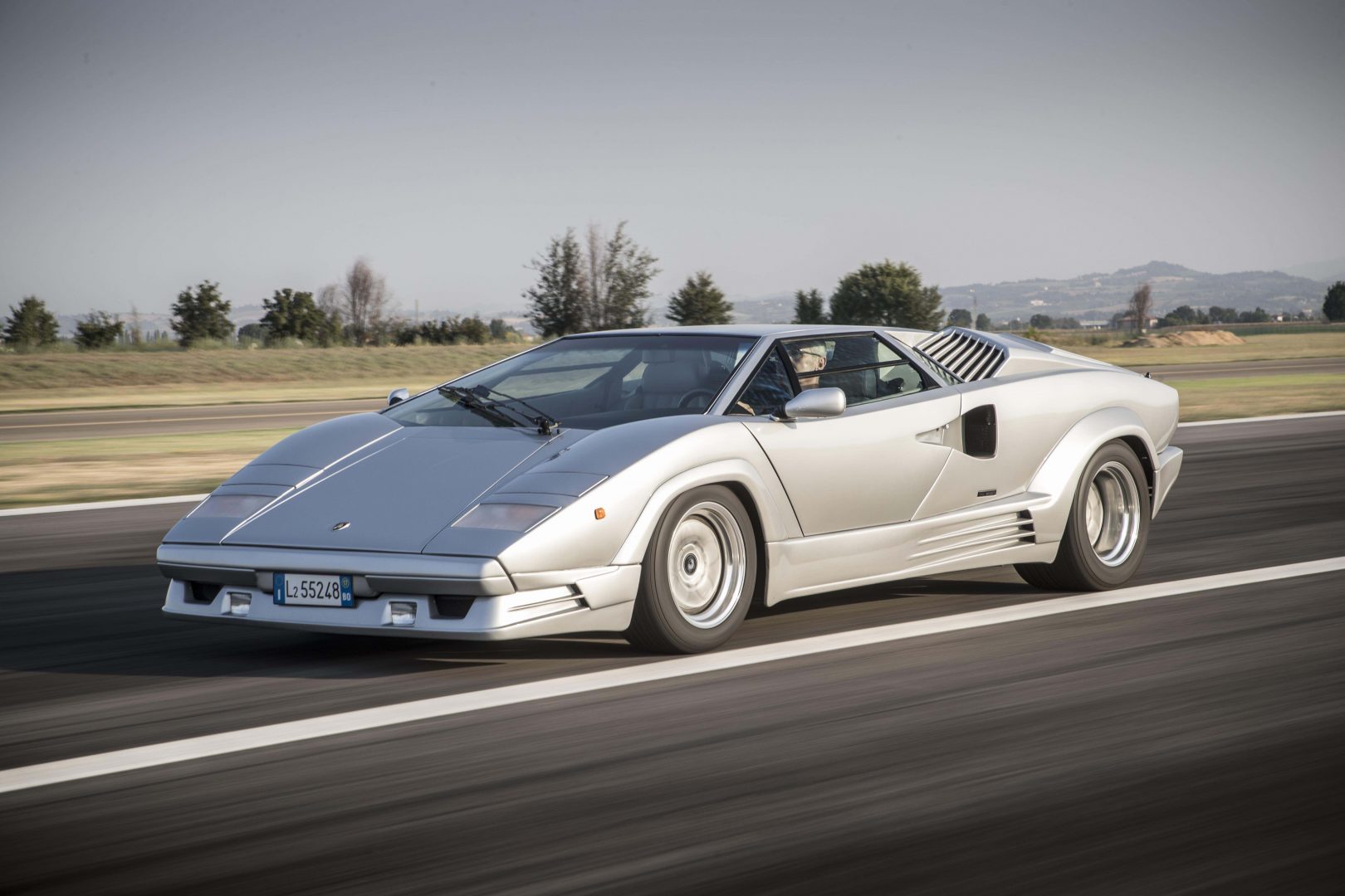 Silver Lamborghini Countach 25th Anniversary model, pfs_leasing