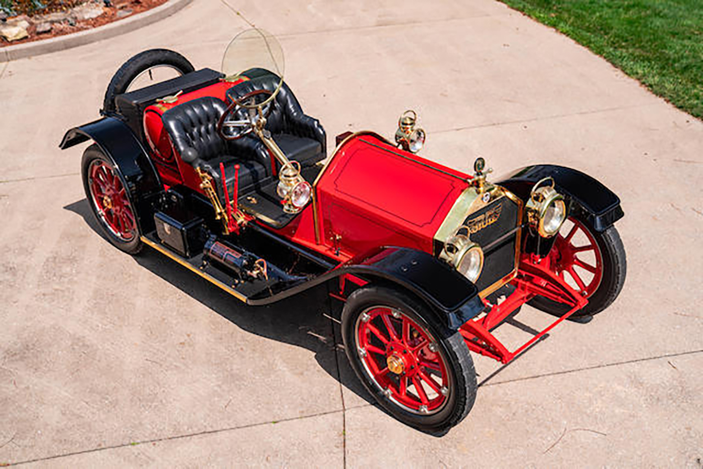 Red 1912 Stutz Bear Cat, front top view