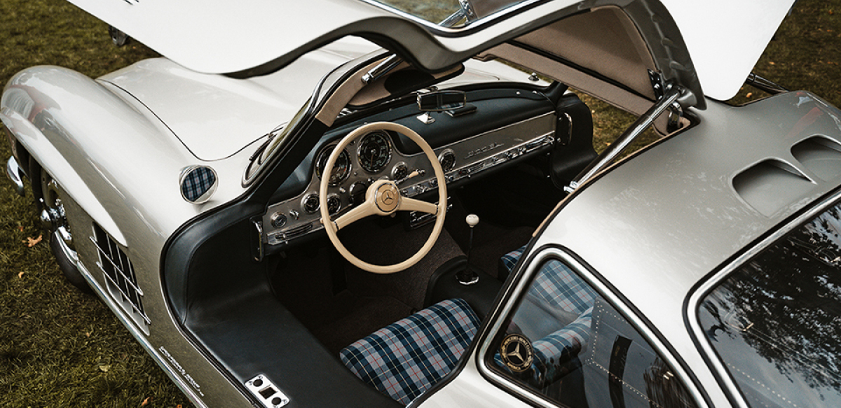 Mercedes 300 SL Gullwing interior