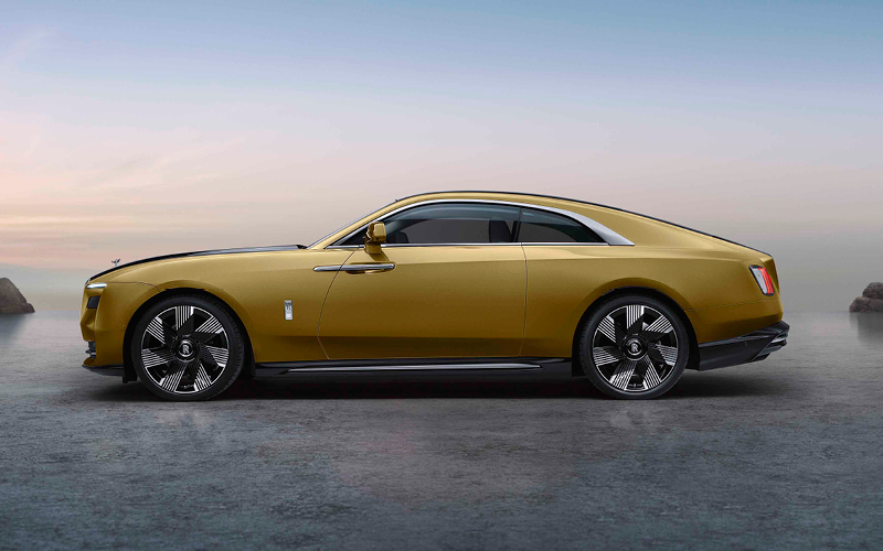 Rolls Royce Spectre left side view