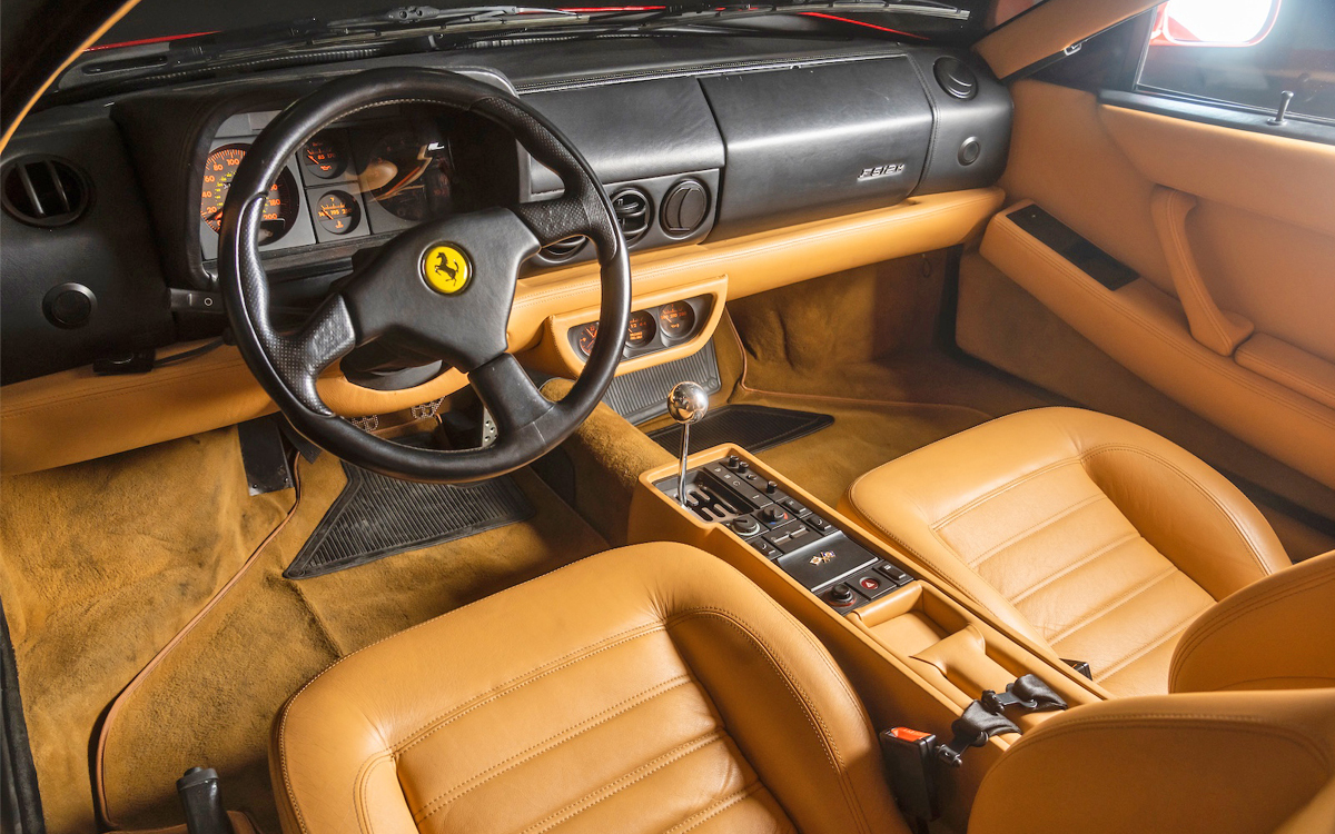 Red Ferrari Testarossa F512M interior