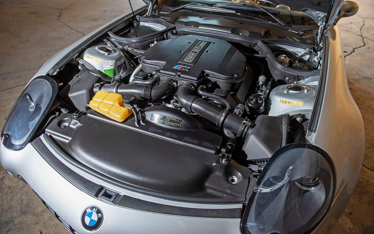 BMW Z8 engine view