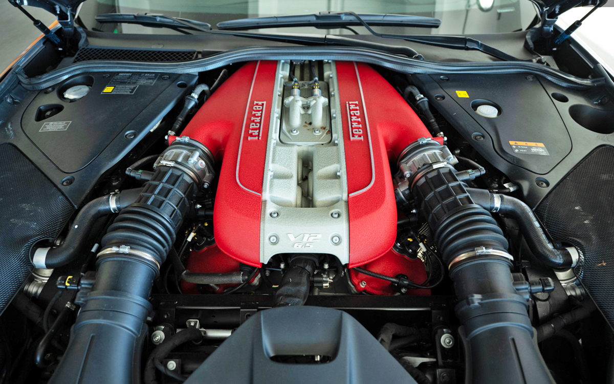 Ferrari-812-GTS-engine