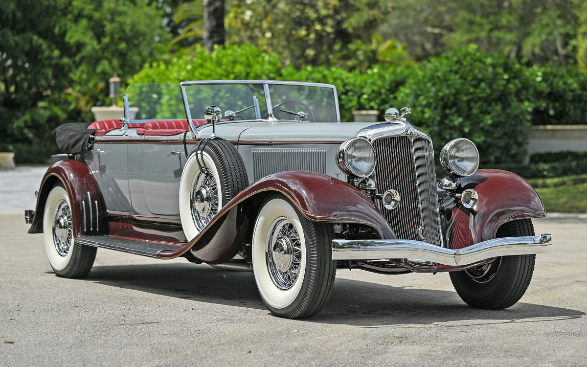 1933 Chrysler Imperial LeBaron Dual Cowl Phaeton front right view
