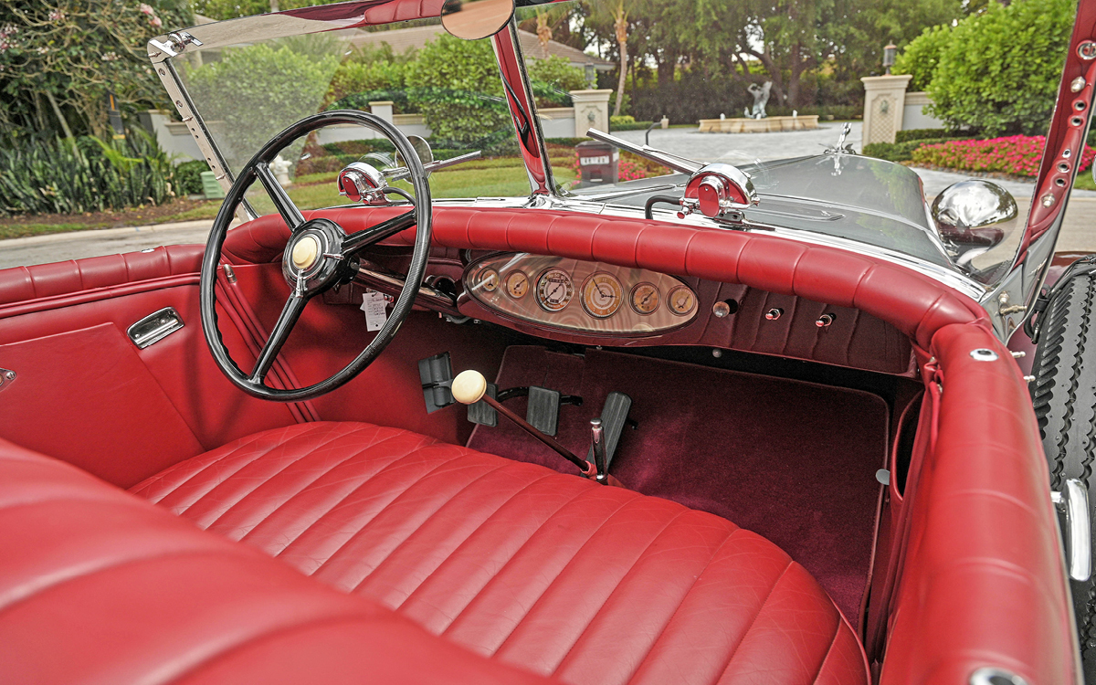 1933 Chrysler Imperial LeBaron Dual Cowl Phaeton front compartment