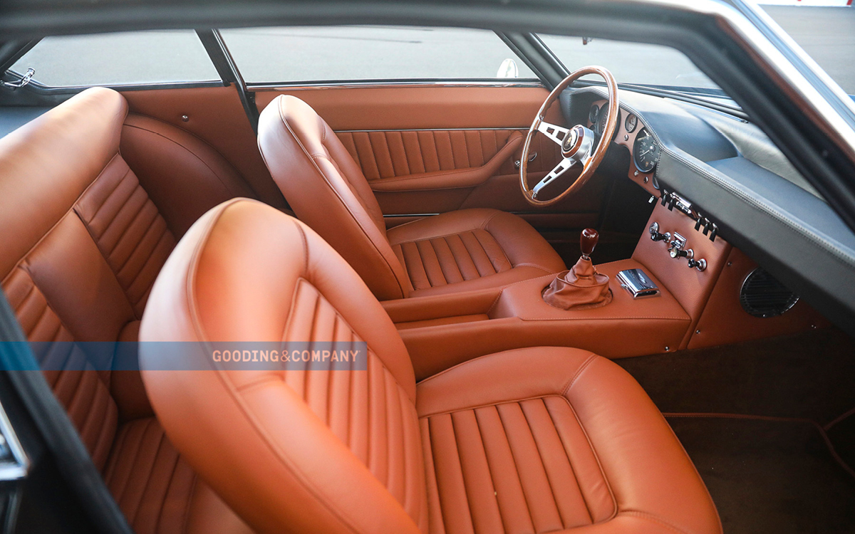 Lamborghini Islero interior view