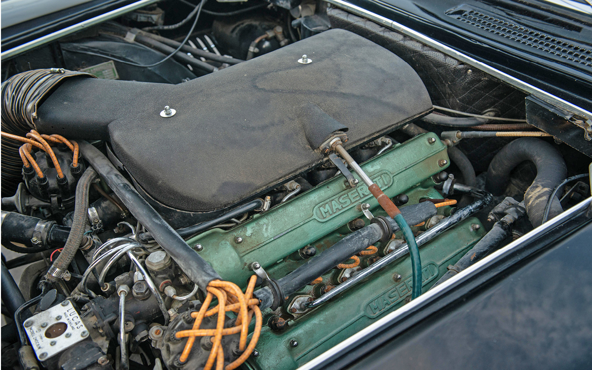 Black Maserati 5000 GT engine