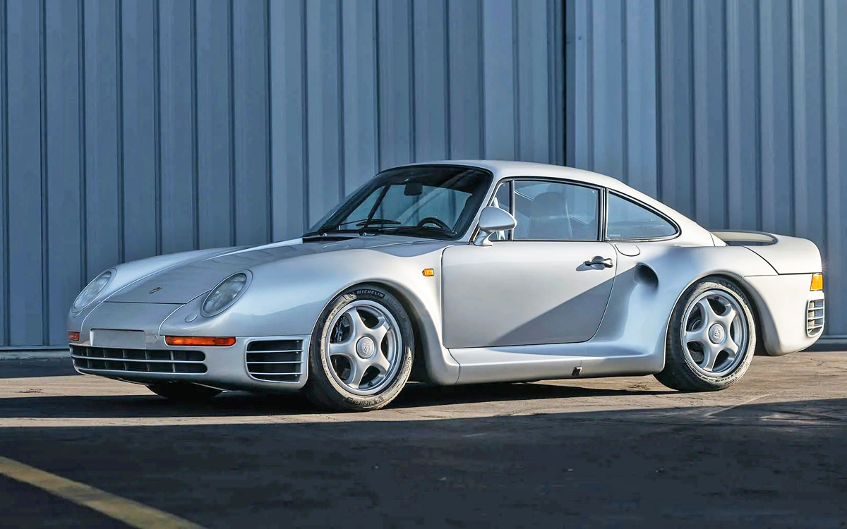 Silver Porsche 959 left front view