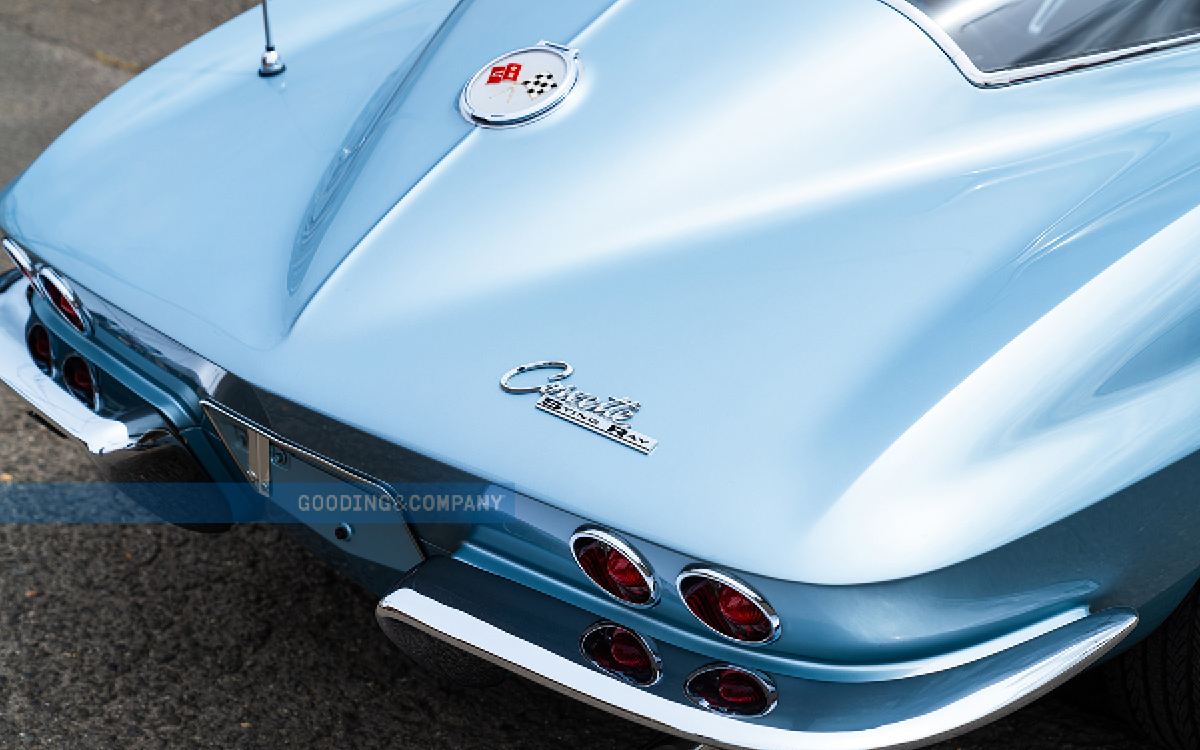 Silver-Blue 1963 Corvette rear deck detail