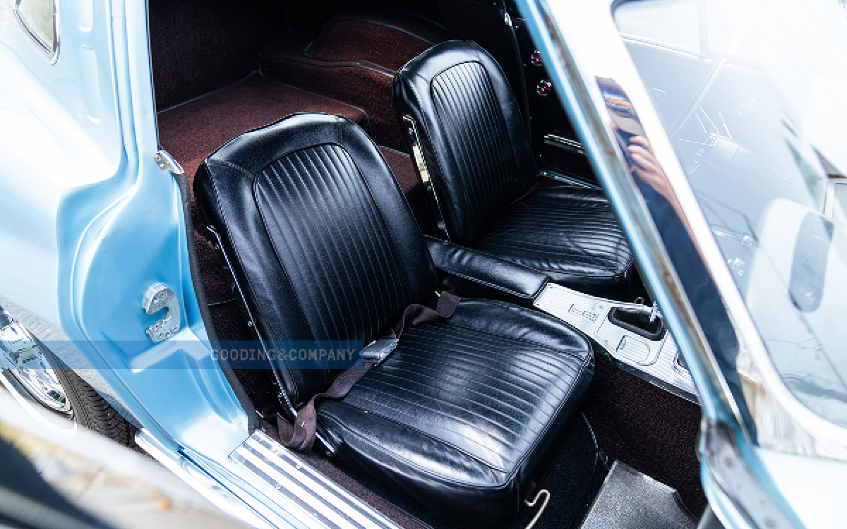 Silver-Blue 1963 Corvette luggage area view