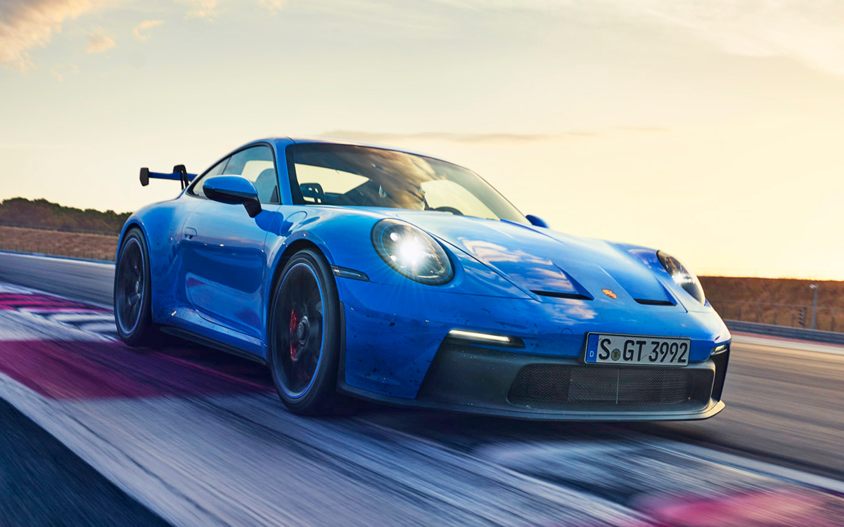 Blue Porsche 911 GT3 on track
