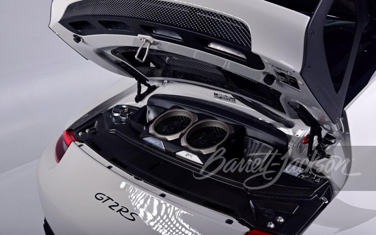 White Porsche 911 GT2 RS engine view