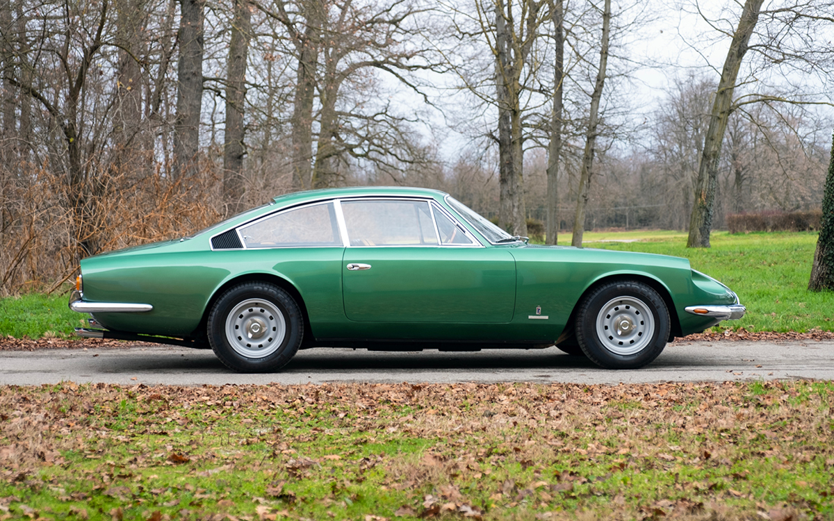 Green Ferrari 365 GT 2+2 side profile